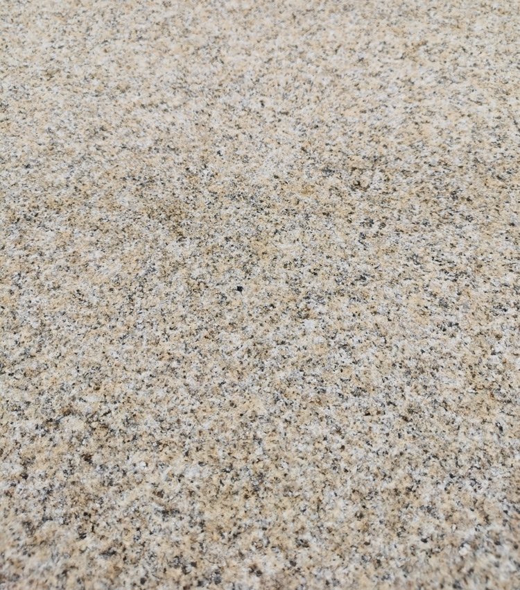 廣場地鋪黃鏽石荔枝面